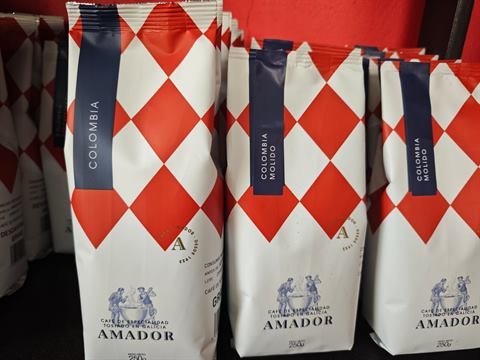 Paquetes de café Amador, tostado en Galicia